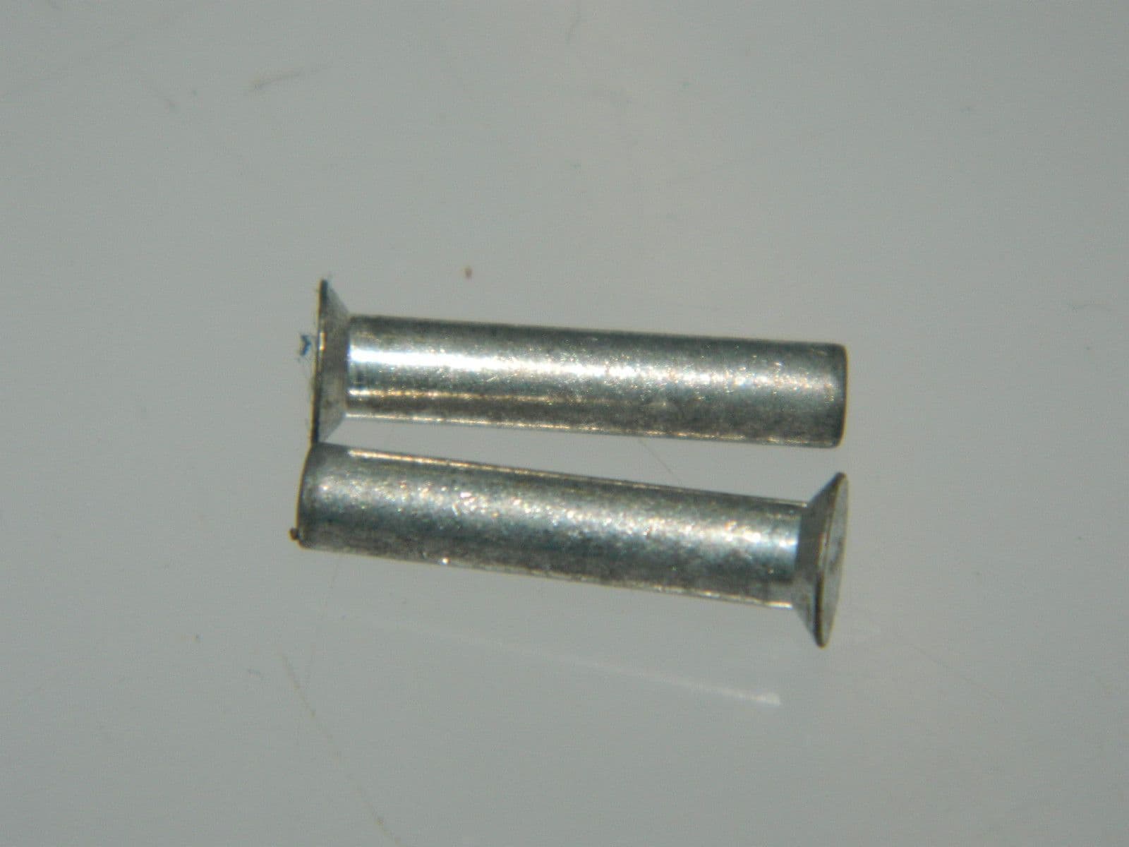 100 x Rivets Solid CSK Diameter 1/8